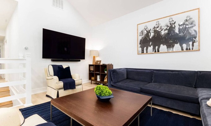 Northeast South Bend Casa | Gate 14–Your Home by the Dome!
