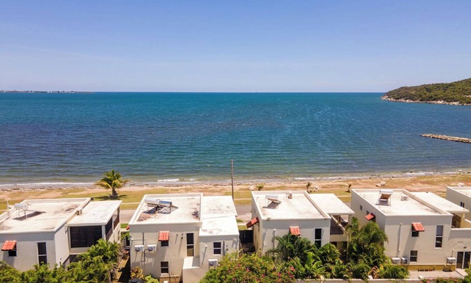 Portmore Casa | Gated Beachfront House - 10 Minutes from Kingston
