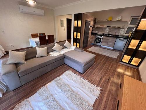 Cairo Apartamento | Gated Compound ground floor with garden