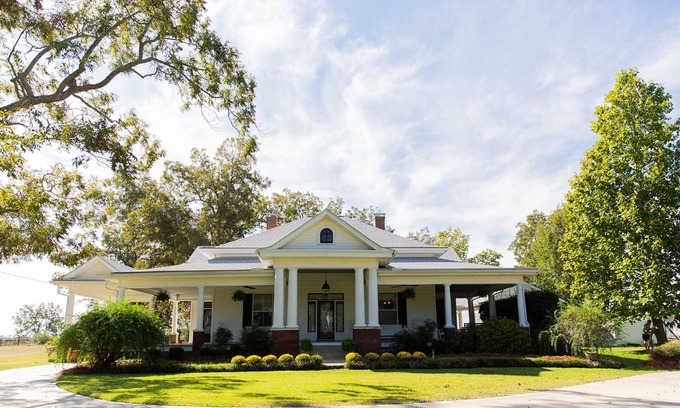 Arabi Otro | Gated Farm House Getaway Near Lake Blackshear! Peaceful and Newly renovated
