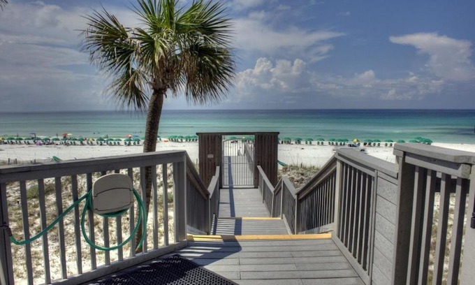 Miramar Beach Apartamento | Gated Gulf Front Condo in Hidden Dunes Beach & Tennis Resort