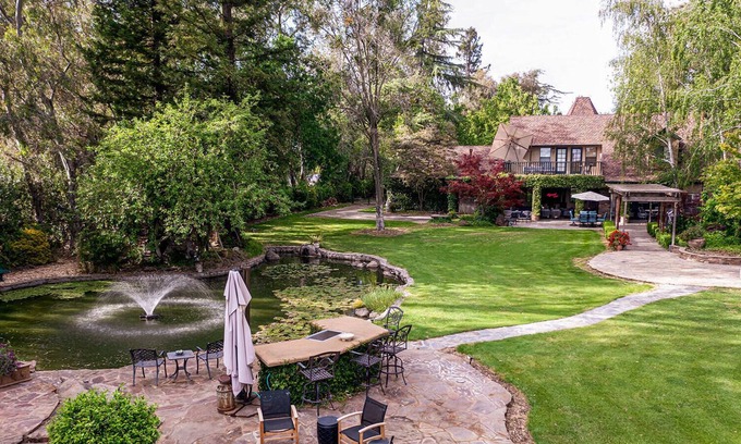 Lodi Casa | Gated Hot Tub Estate w/ Pond, Waterfall & Koi Fish