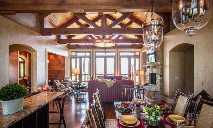 Franklin Casa | Lodge de lujo privado con bañera de hidromasaje y vistas increíbles cerca de Franklin, Carolina del Norte