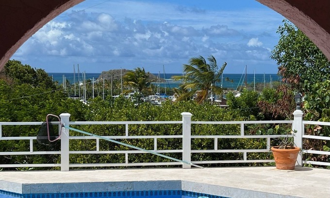 Estate Marys Fancy Casa | Gated Neighborhood with Sandy Beach