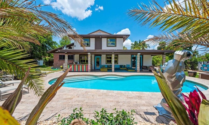 Northeast Miami Villa | Gated Private Acre 5BR4BA Tropical Villa w/Theater