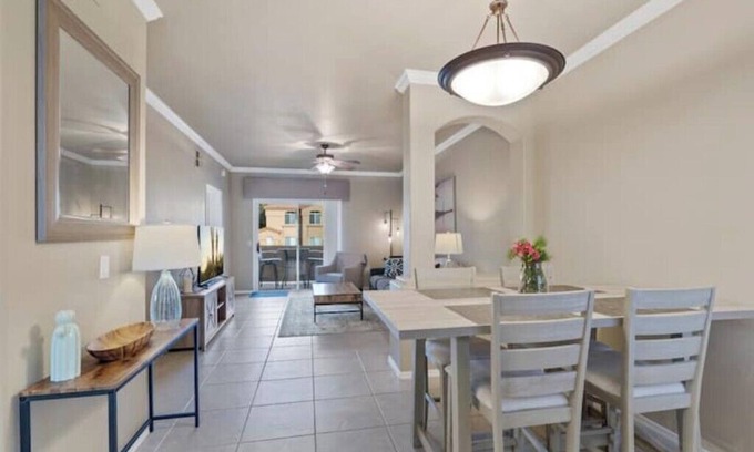 Tucson Apartamento | Gated Ventana Condo Long Stay Pool/Gym/Spa