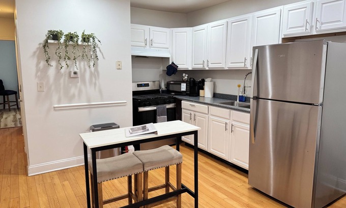 Trinidad Apartamento | Gateway to DC - Charming 2-bdr apartment in the heart of Union Market