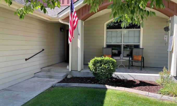 Columbia Falls Casa | Gateway to Glacier Park - Family Style Vacation Rental!