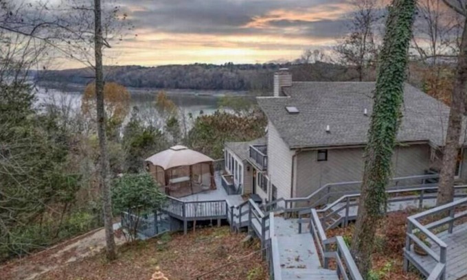 Bronston Casa | Gathering Place Cumberland Lake