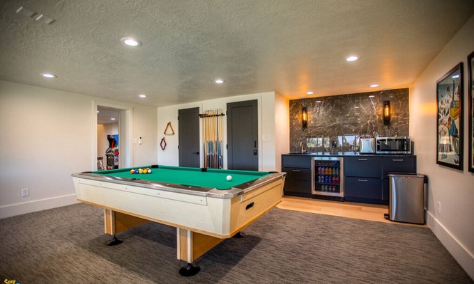 Lakeview Casa | Gathering Place + Hot Tub