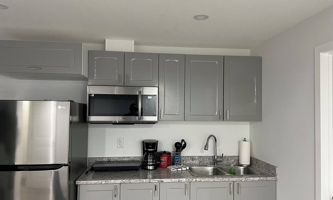 Regina Casa | Gatney’s listing