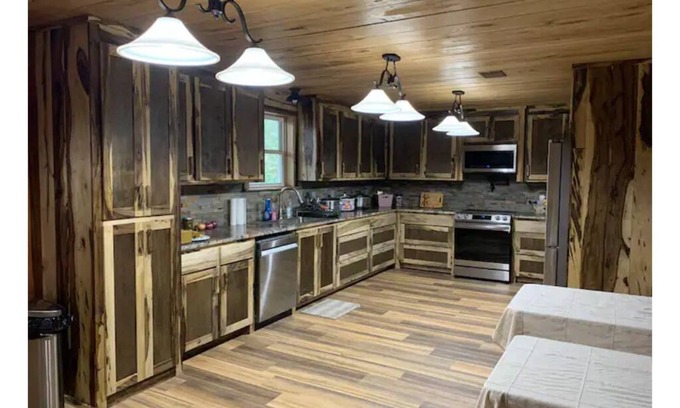 Stone County Casa | Gator Dogs Getaway Black Creek Rental