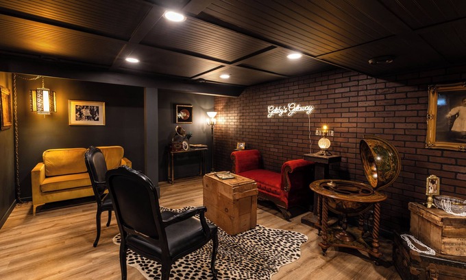Taylors Falls Casa | Gatsby’s Getaway-Unique stay near downtown