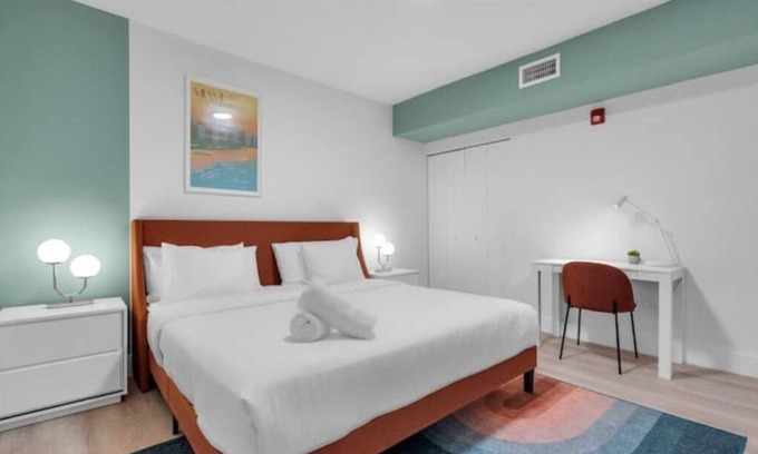 West Avenue Apartamento | Gatsby Suite Resort & Parking Passes Available