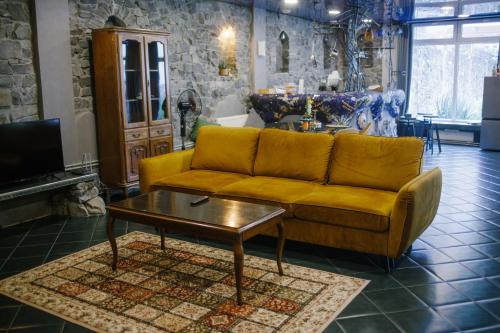 Halyts'kyi district Apartamento | Gaudi apartment in Lviv