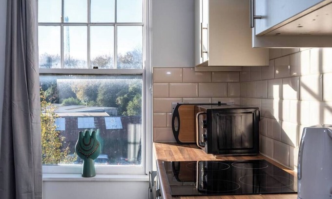 Neath Apartamento | Fully Equipped Kitchen, Double room