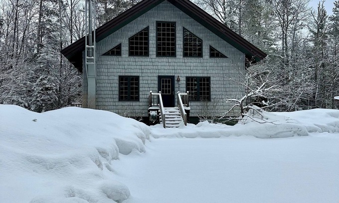 Wetmore Cabaña | GDC- Near Buckhorn Restaurant, Large Family Home,Trail 7 Accessible