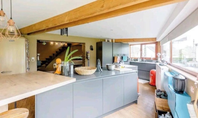 Liege Cama Y Desayuno | Gee shares her home