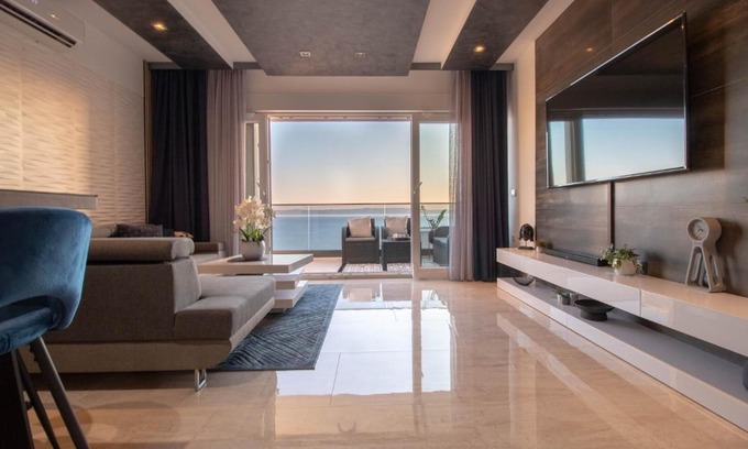 Zelenka Casa | Geek Penthouse