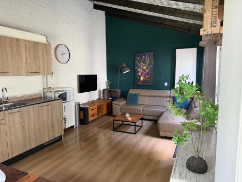 Municipality of Simpelveld Apartamento | Gehele Bungalow zuid-Limburg op een park