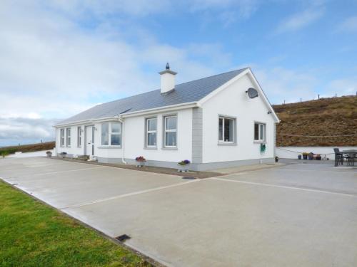 Malin Casa | Gelmar's Coastal View