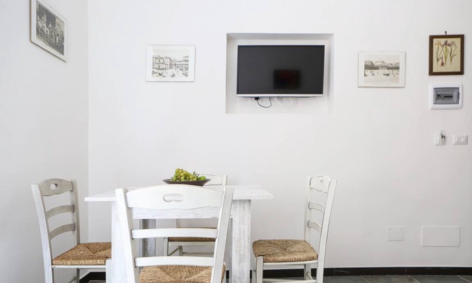Quartieri Spagnoli Apartamento | 40 m² Apartamento ∙ 1 habitación ∙ 4 personas
