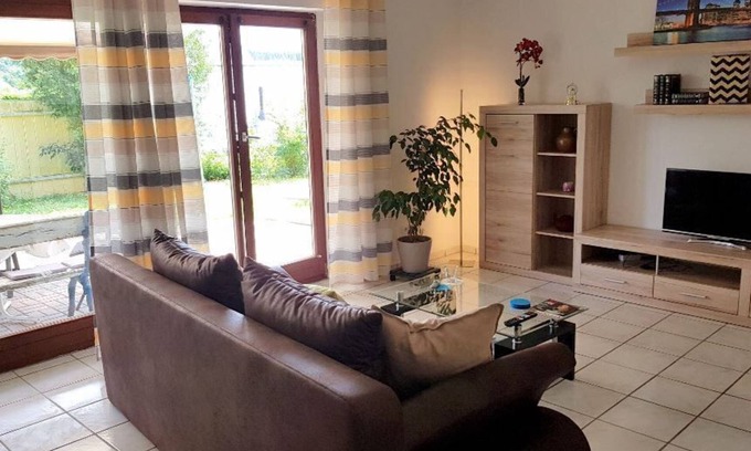 Schwarzenbach an der Saale Apartamento | Gemütliche Ferienwohnung mit Terrasse und Fußbodenheizung