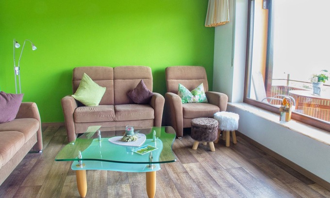 Fladungen Apartamento | Gemütliche Ferienwohnung für bis zu Vier Personen mit Südbalkon