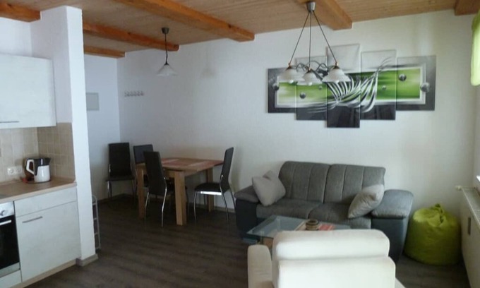 Schwarzenbach Apartamento | Gemütliche Ferienwohnung (45qm) mit zwei Schlafzimmern