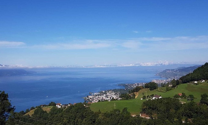 Montreux Apartamento | Gemütliche Ferienwohnung mit Fantastischer Fernsicht Über dem Genfersee