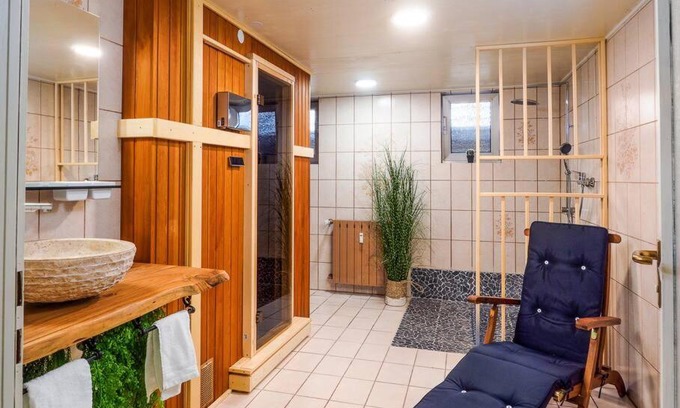 Untermeiderich Apartamento | Gemütliche SAUNA Wohnung in Duisburg + NETFLIX