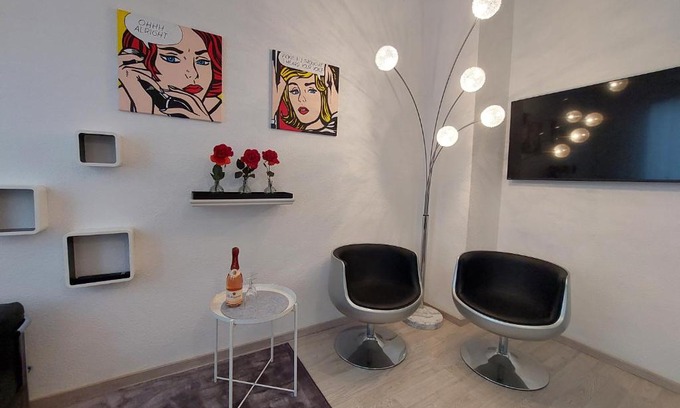 Zwenkau Apartamento | Gemütliche Vier-Zimmer-Ferienwohnung "L12" in Zwenkau bei Leipzig im Neuseenland