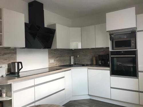 Weitefeld Apartamento | Gemütliche Wohnung im Westerwald, mit einer großen Terrasse!