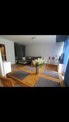 Pinneberg Apartamento | Gemütliches Apartment in Pinneberg - Balkon & Bahnhof in 5 Min