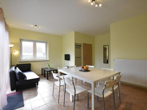 Zierow Apartamento | Gemütliches Appartement in Zierow mit Außenkamin