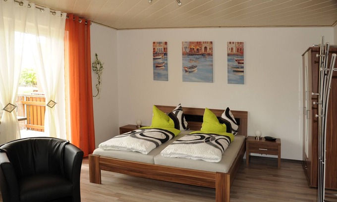 Kemmern Apartamento | Gemütliches Feriendomizil (45qm) mit Sonnenterrasse und Parkmöglichkeit