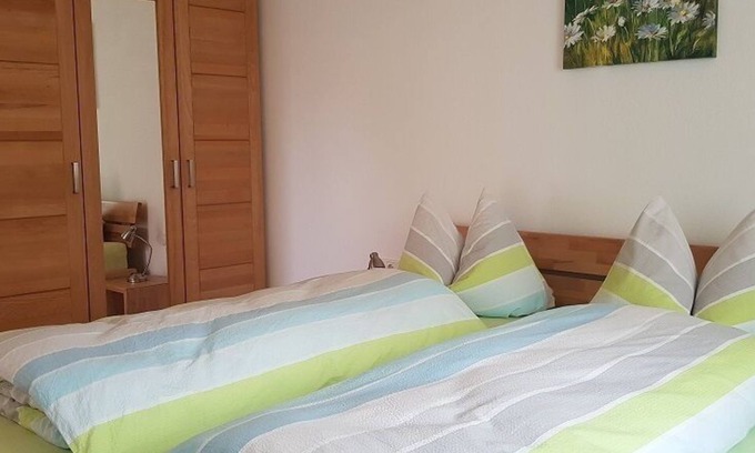 Weigenheim Apartamento | Acogedora casa de campo (75 m2) con galería abierta y terraza.