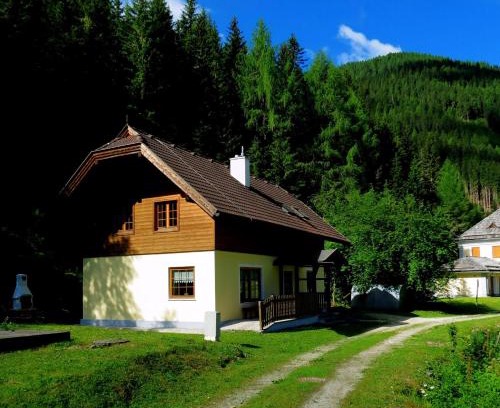 Innerkrems Casa | Gemütliches Ferienhaus In Ruhiger Lage