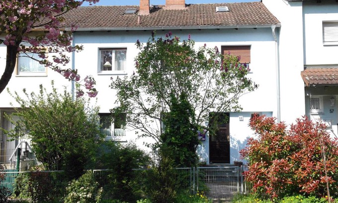 Bierstadt Casa | Gemütliches Reihenhaus in der Thermalstadt Wiesbaden