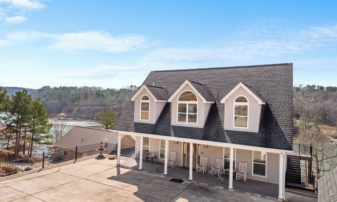 Cullman Casa | Generations Cove: 7 BR, 3.5 BA House in Cullman, Sleeps 19