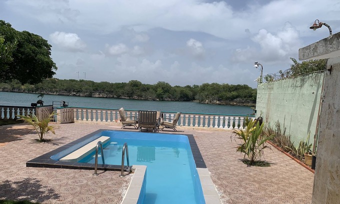 Villa Hermosa Villa | Paraíso de George a 10 minutos de la playa y 2 minutos de excursiones !