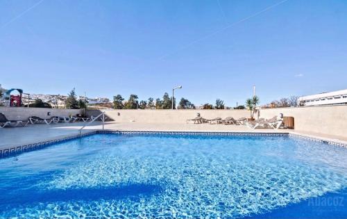 Lagos Apartamento | George's Quinta das Palmeiras, a 2 bedroom apartment in luxury complex, walking distance to town