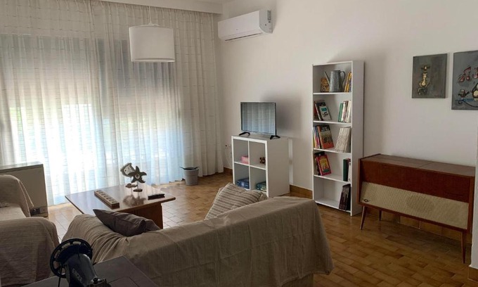 Petaloudes Apartamento | Georgia's House