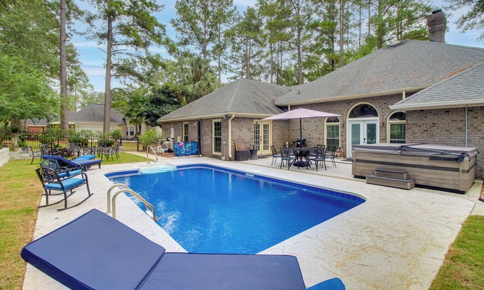 Dover Casa | Statesboro Home w/ Lake + Pool ~ 10 Mi to GSU