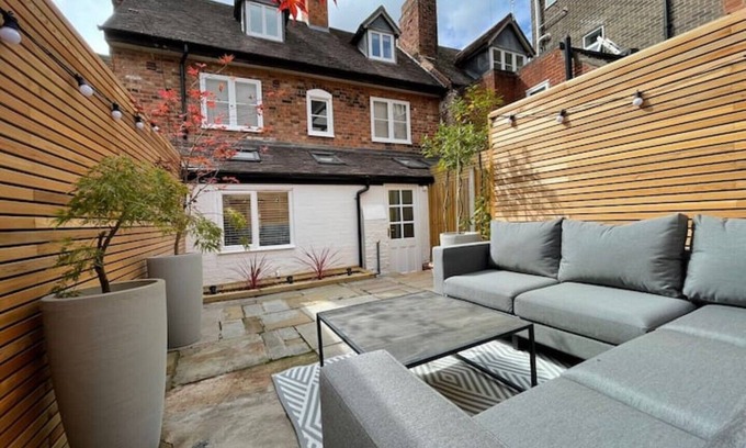 Shrewsbury Casa | Georgian 3 bed house in historic town centre