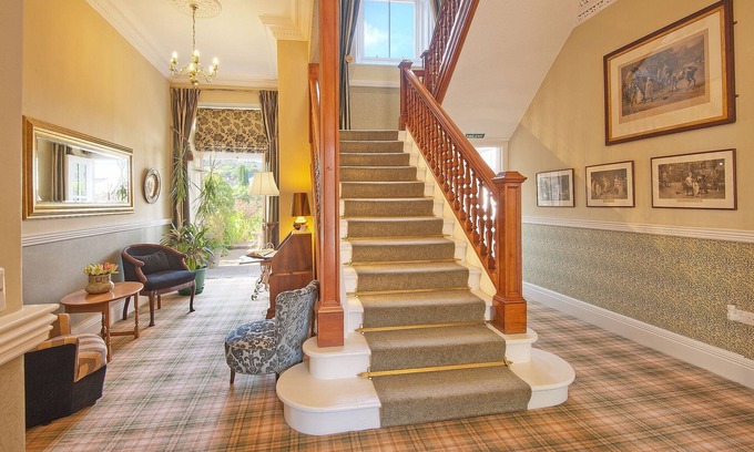 Newcastleton Casa | Georgiano Manse, duerme 10, 5 estrellas, 5 dormitorios, 4 baños, WIFI, perro amigable