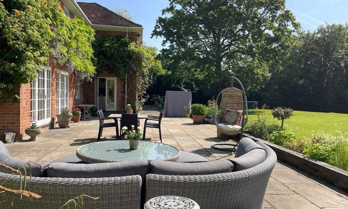 Tadley Casa | Georgian style country house in village