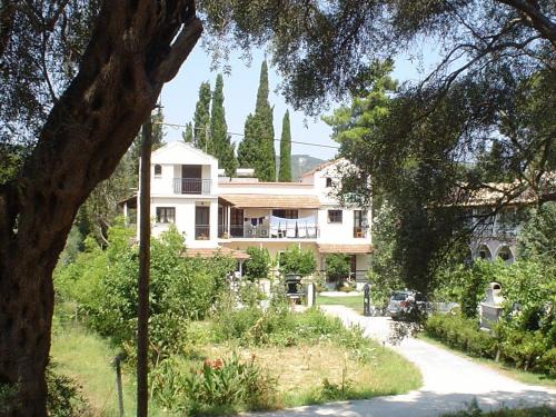 Messonghi Apartamento | Georgina Family Apartments