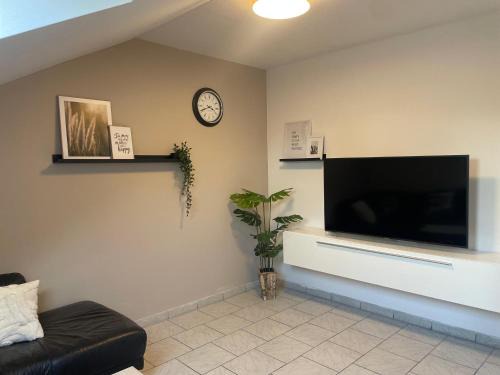 Dueren Apartamento | Geräumige gemütliche Ferienwohnung in Düren-Nähe Köln und Aachen