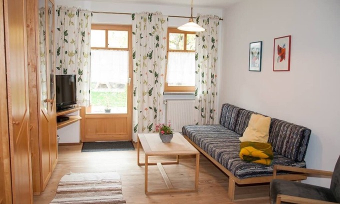 Roehrnbach Apartamento | Amplia casa de vacaciones (65 m2) en la granja con conexión Wi-Fi gratuita